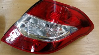 LAMPY TYLNE L+P CITROEN C4 1.6 HDI 112KM 2013r