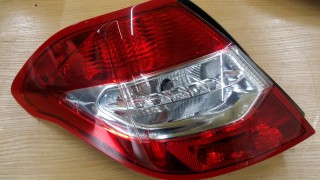 LAMPY TYLNE L+P CITROEN C4 1.6 HDI 112KM 2013r