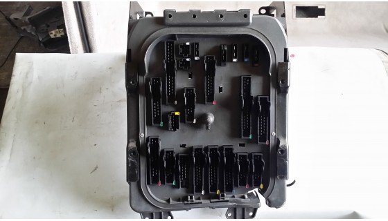 Panel bezpieczników  RENAULT PREMIUM DCI 2005r