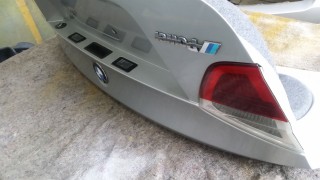 KLAPA BAGAŻNIKA TITANSILBER METALLIC BMW E90