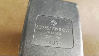 ZATRZASKI PASÓW TYLNYCH VW PASSAT B6 3C0857739B