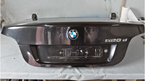 KLAPA BAGAŻNIKA BMW E60 BLACK SAPPHIRE METALLIC
